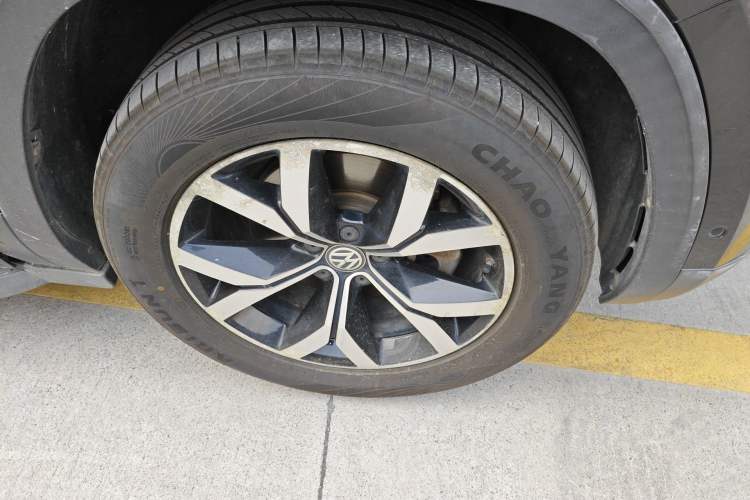 Used Volkswagen Teramont 2017 380TSI Four-Wheel Drive Luxury Edition Right Front Wheel Hub