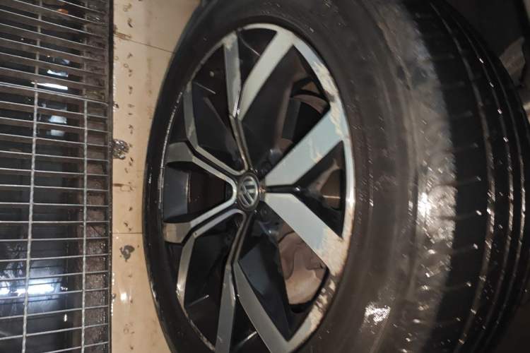 Used Volkswagen Teramont 2017 380TSI Four-Wheel Drive Luxury Edition Right Front Wheel Hub