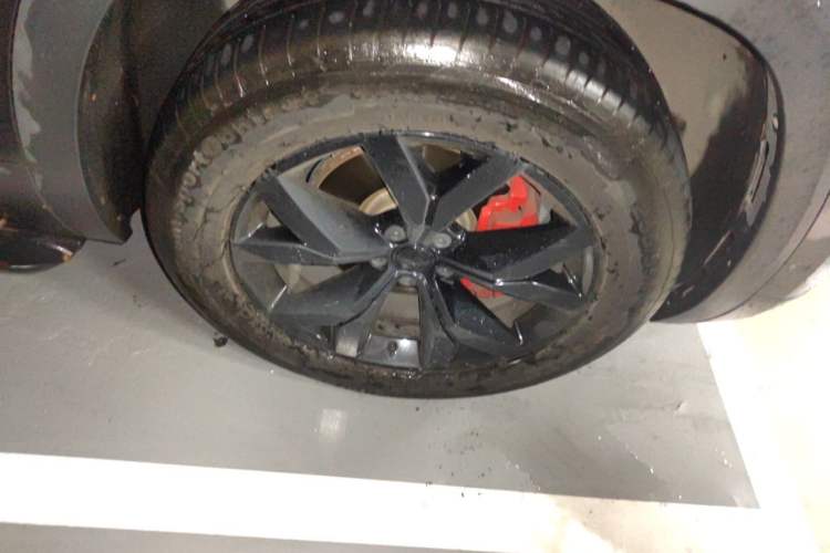 Used Volkswagen Teramont 2017 330TSI Two-Wheel-Drive Luxury Edition Right Front Wheel Hub
