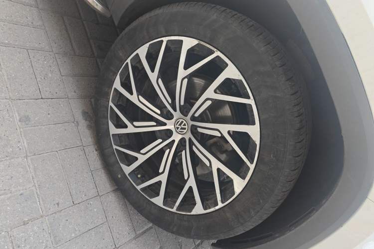 Used Volkswagen Teramont 2017 380TSI Four-Wheel Drive Comfort Edition Right Front Wheel Hub