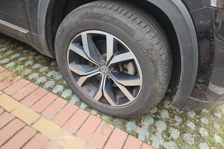 Used Volkswagen Teramont 2017 380TSI Four-Wheel Drive Luxury Edition Right Front Wheel Hub