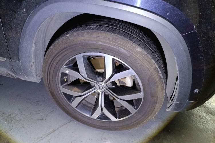Used Volkswagen Teramont 2017 380TSI Four-Wheel Drive Luxury Edition Right Front Wheel Hub