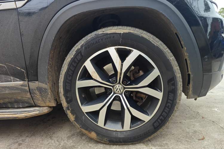 Used Volkswagen Teramont 2017 330TSI Two-Wheel-Drive Luxury Edition Right Front Wheel Hub