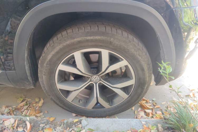 Used Volkswagen Teramont 2017 380TSI Four-Wheel Drive Luxury Edition Right Front Wheel Hub