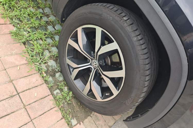 Used Volkswagen Teramont 2017 330TSI Two-Wheel-Drive Luxury Edition Right Front Wheel Hub
