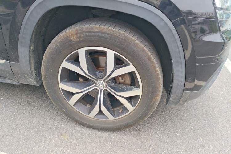 Used Volkswagen Teramont 2017 330TSI Two-Wheel-Drive Luxury Edition Right Front Wheel Hub