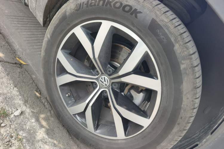 Used Volkswagen Teramont 2017 380TSI Four-Wheel Drive Luxury Edition Right Front Wheel Hub