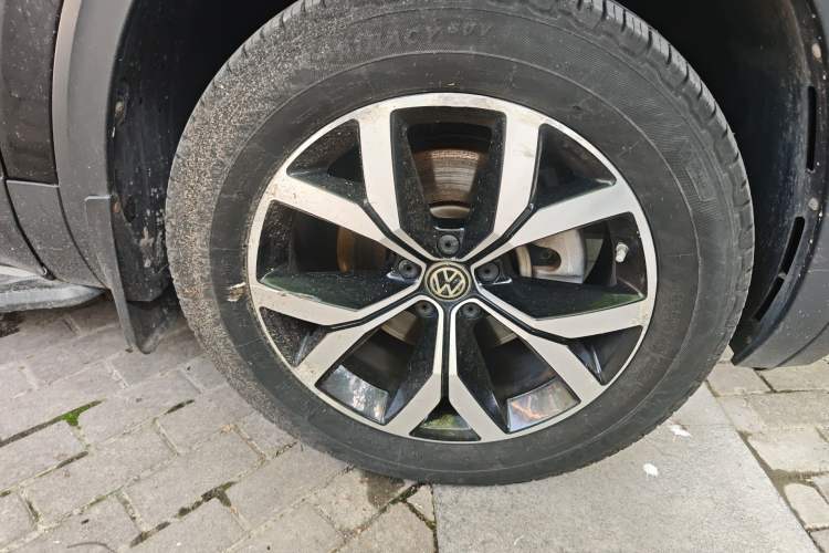 Used Volkswagen Teramont 2017 380TSI Four-Wheel Drive Luxury Edition Right Front Wheel Hub