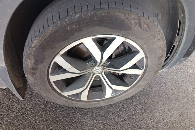 Used Volkswagen Teramont 2017 380TSI Four-Wheel Drive Luxury Edition Right Front Wheel Hub