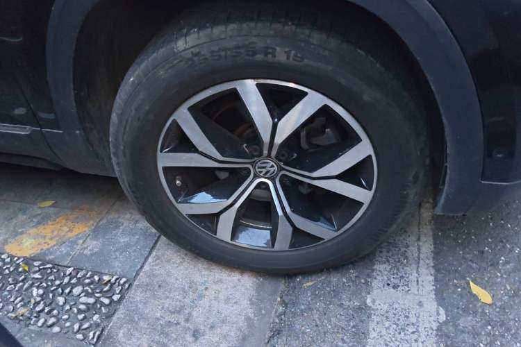 Used Volkswagen Teramont 2017 380TSI Four-Wheel Drive Luxury Edition Right Front Wheel Hub