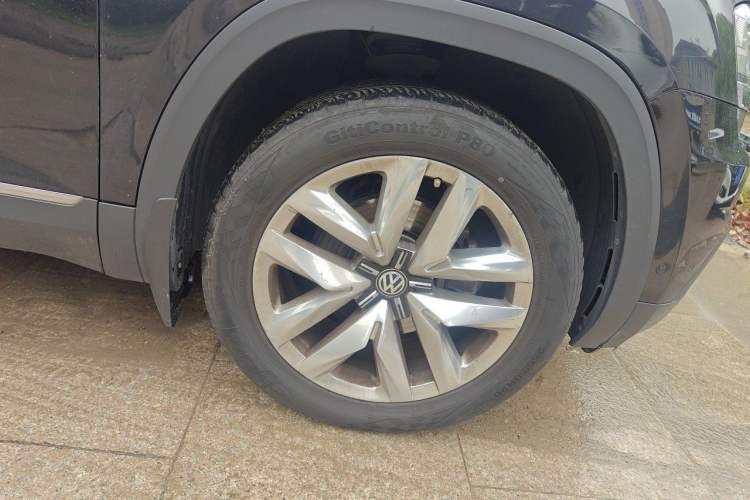 Used Volkswagen Teramont 2017 380TSI Four-Wheel Drive Luxury Edition Right Front Wheel Hub