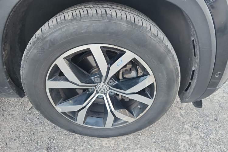Used Volkswagen Teramont 2017 380TSI Four-Wheel Drive Luxury Edition Right Front Wheel Hub