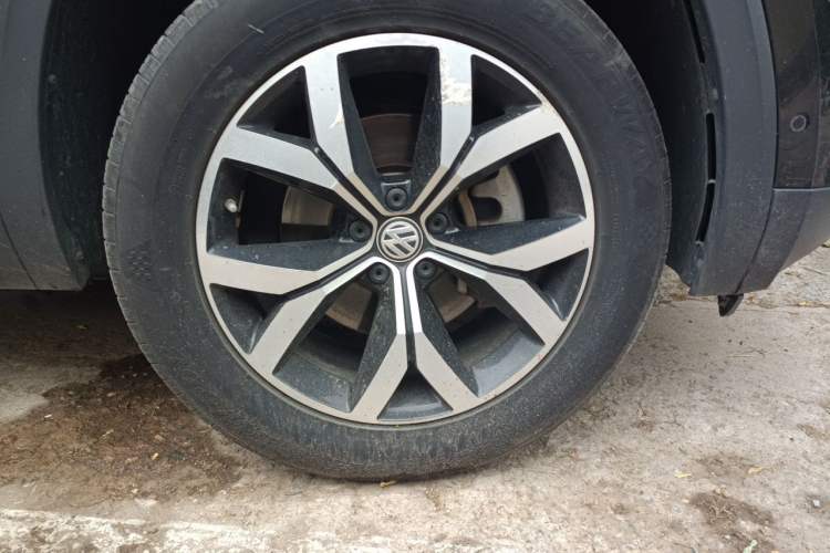 Used Volkswagen Teramont 2017 380TSI Four-Wheel Drive Luxury Edition Right Front Wheel Hub