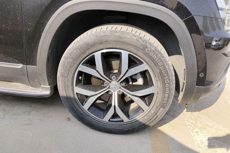Used Volkswagen Teramont 2017 330TSI Two-Wheel-Drive Luxury Edition Right Front Wheel Hub