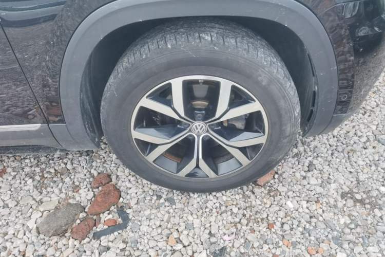 Used Volkswagen Teramont 2017 530 V6 Four-Wheel Drive Luxury Edition Right Front Wheel Hub
