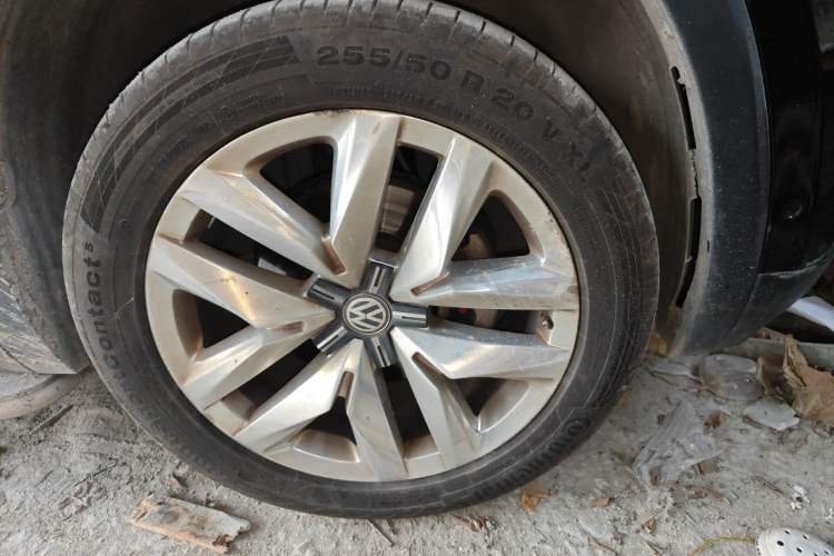 Used Volkswagen Teramont 2017 530 V6 Four-Wheel Drive Flagship Edition Right Front Wheel Hub