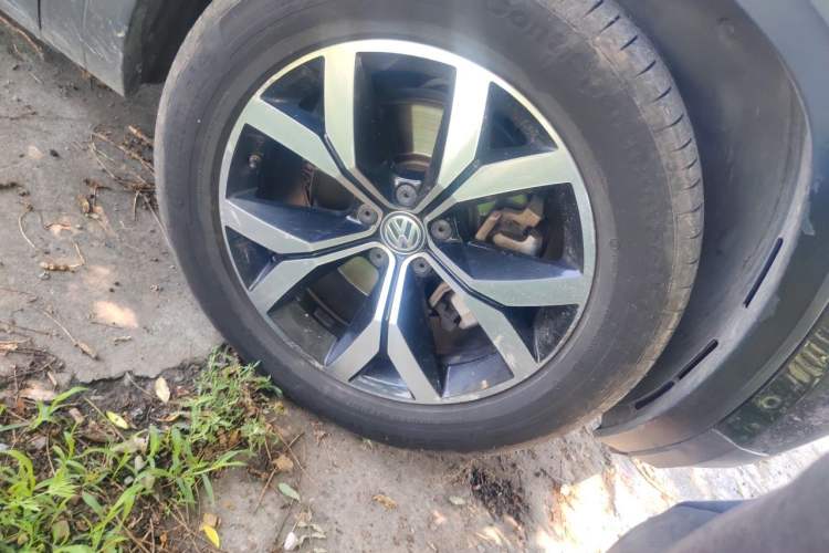 Used Volkswagen Teramont 2017 380TSI Four-Wheel Drive Luxury Edition Right Front Wheel Hub