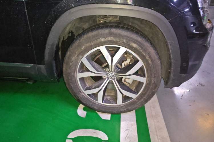 Used Volkswagen Teramont 2017 380TSI Four-Wheel Drive Luxury Edition Right Front Wheel Hub