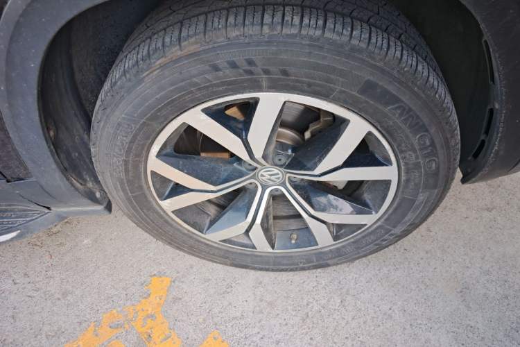 Used Volkswagen Teramont 2017 380TSI Four-Wheel Drive Luxury Edition Right Front Wheel Hub
