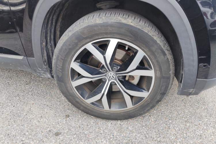 Used Volkswagen Teramont 2017 380TSI Four-Wheel Drive Luxury Edition Right Front Wheel Hub