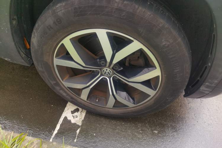 Used Volkswagen Teramont 2017 380TSI Four-Wheel Drive Luxury Edition Right Front Wheel Hub