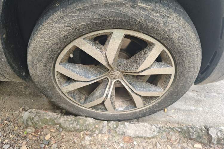 Used Volkswagen Teramont 2017 330TSI Two-Wheel-Drive Luxury Edition Right Front Wheel Hub