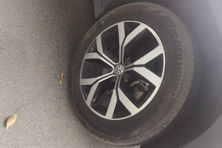 Used Volkswagen Teramont 2017 380TSI Four-Wheel Drive Luxury Edition Right Front Wheel Hub