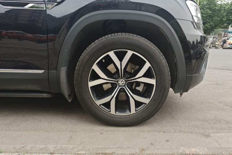Used Volkswagen Teramont 2017 330TSI Two-Wheel-Drive Luxury Edition Right Front Wheel Hub