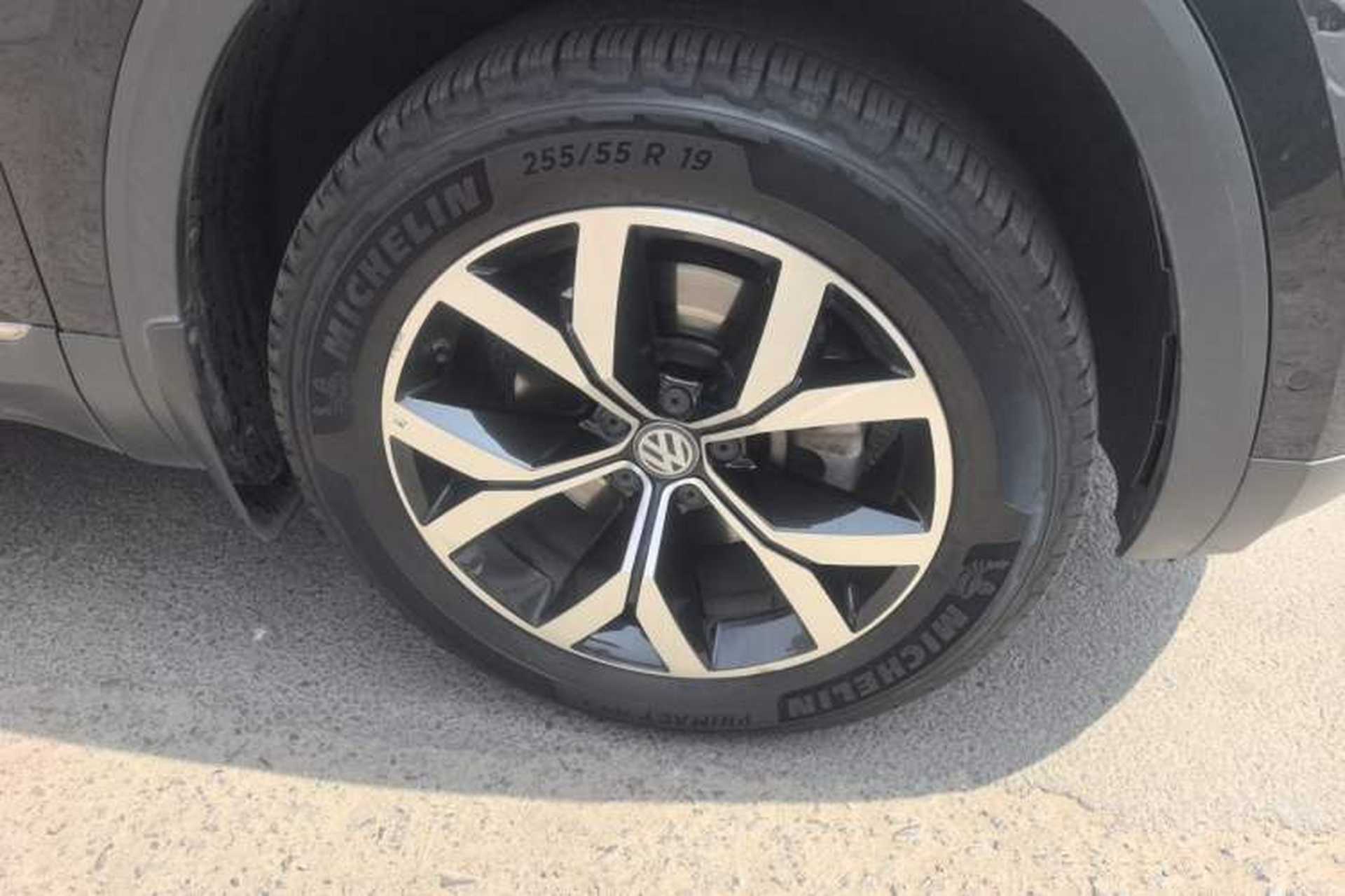 Used Volkswagen Teramont 2017 380TSI Four-Wheel Drive Luxury Edition Right Front Wheel Hub