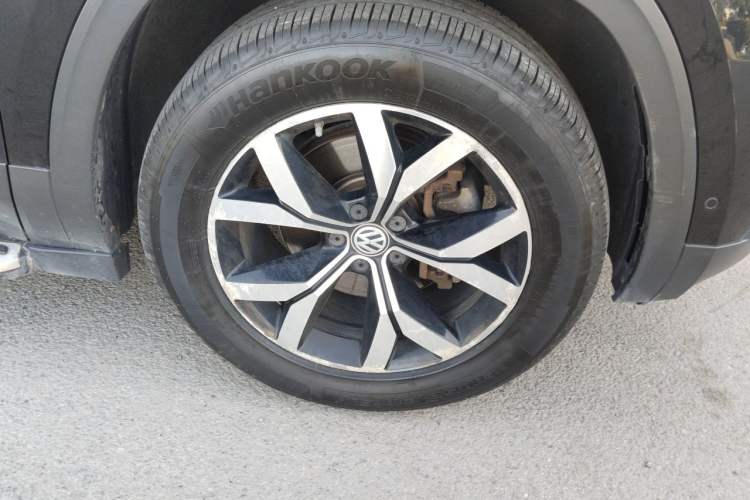 Used Volkswagen Teramont 2017 330TSI Two-Wheel-Drive Luxury Edition Right Front Wheel Hub
