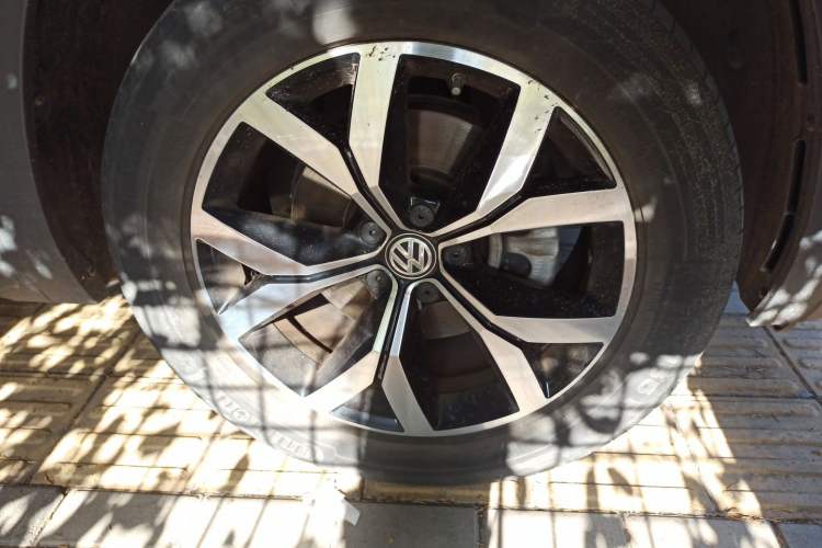 Used Volkswagen Teramont 2017 380TSI Four-Wheel Drive Luxury Edition Right Front Wheel Hub