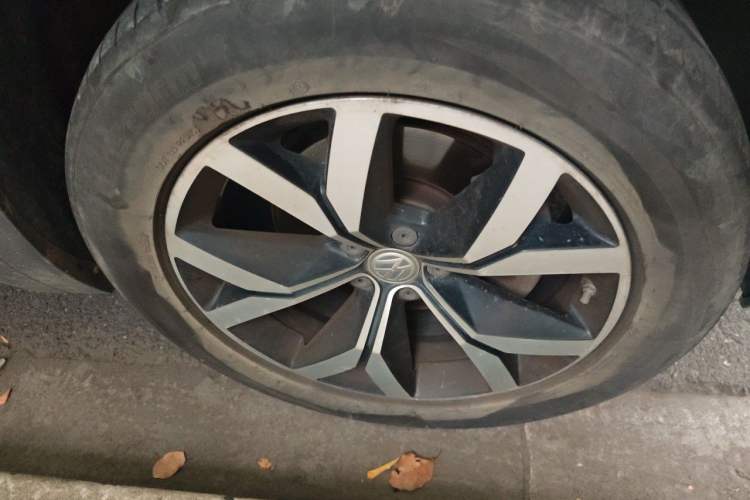 Used Volkswagen Teramont 2017 380TSI Four-Wheel Drive Luxury Edition Right Front Wheel Hub