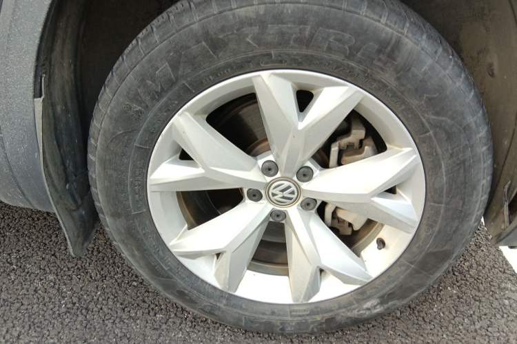 Used Volkswagen Teramont 2017 380TSI Four-Wheel Drive Comfort Edition Right Front Wheel Hub