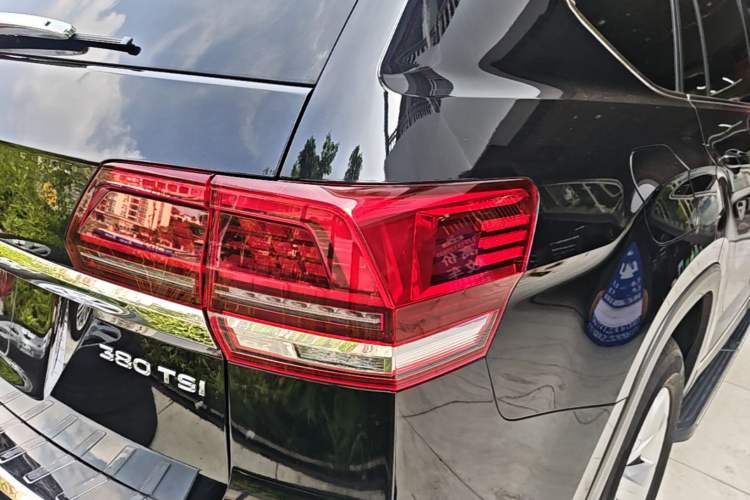 Used Volkswagen Teramont 2017 380TSI Four-Wheel Drive Comfort Edition Right Rear Taillight