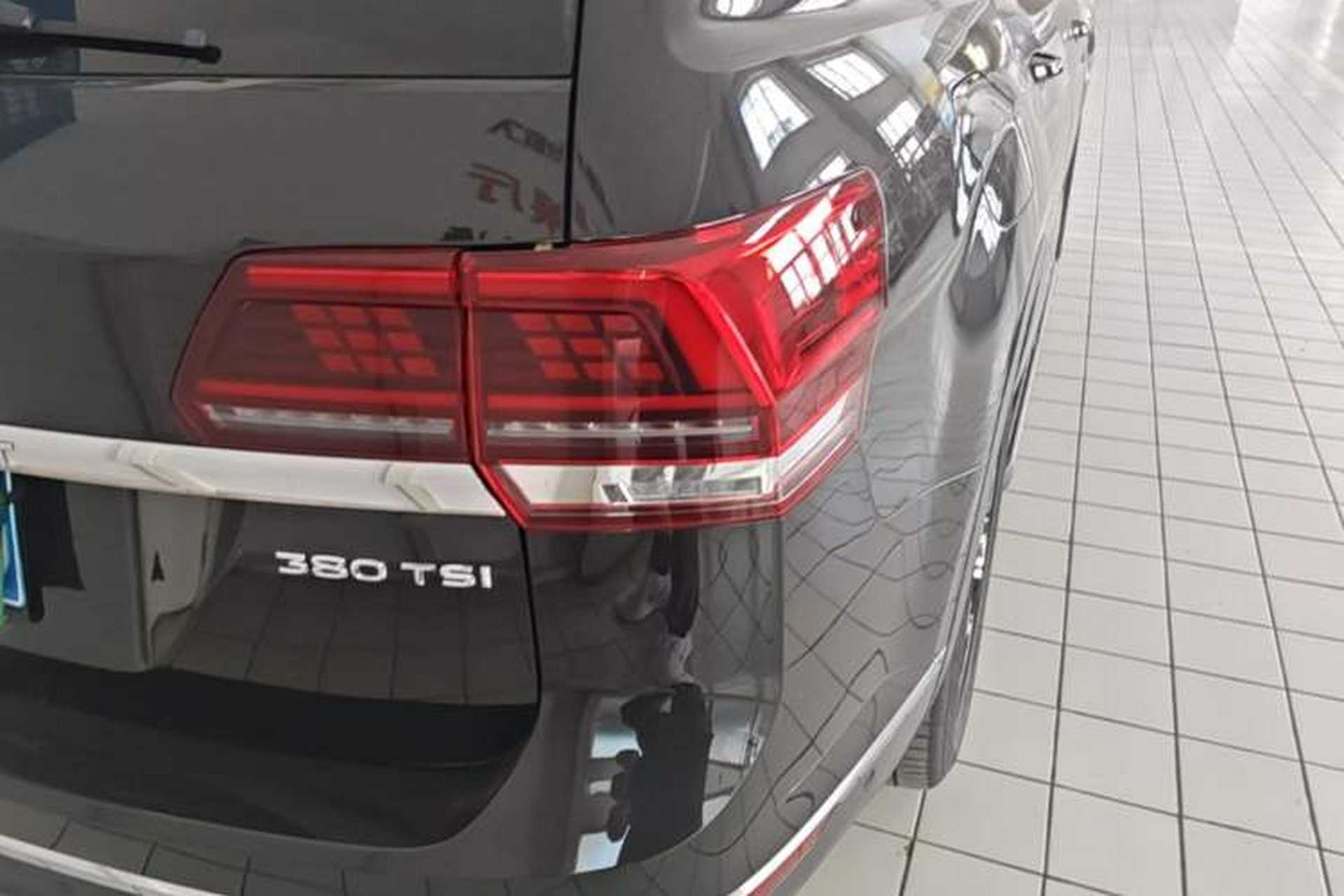 Used Volkswagen Teramont 2017 380TSI Four-Wheel Drive Luxury Edition Right Rear Taillight