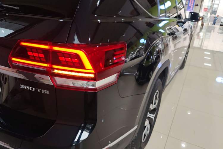 Used Volkswagen Teramont 2017 380TSI Four-Wheel Drive Luxury Edition Right Rear Taillight