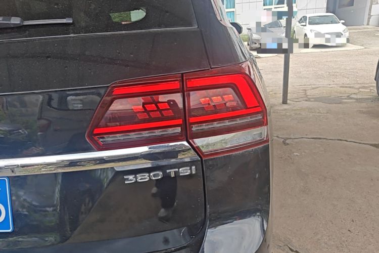 Used Volkswagen Teramont 2017 380TSI Four-Wheel Drive Luxury Edition Right Rear Taillight