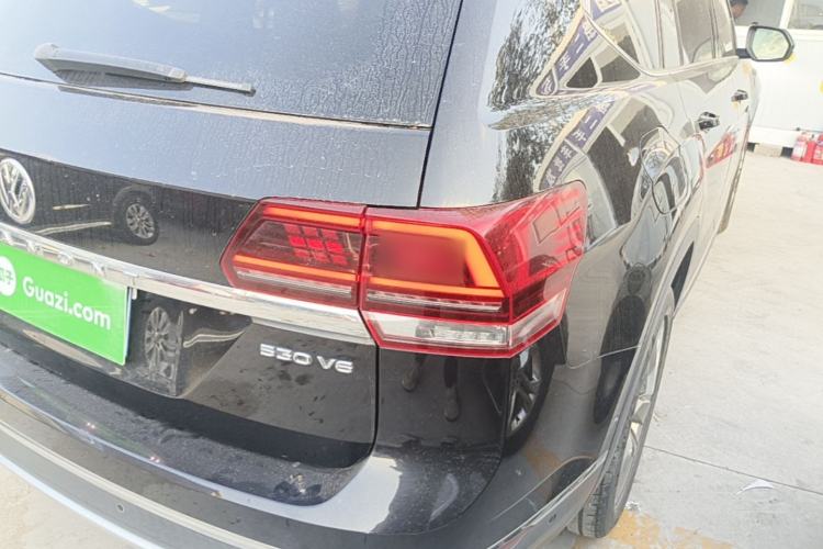 Used Volkswagen Teramont 2017 530 V6 Four-Wheel Drive Supreme Flagship Edition Right Rear Taillight