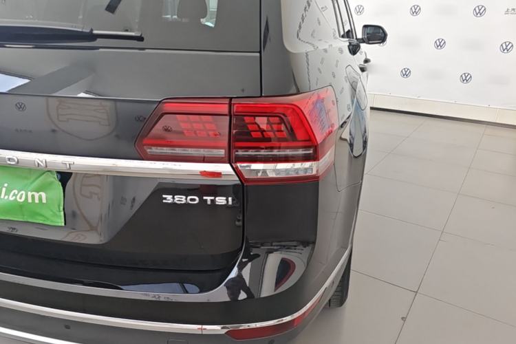 Used Volkswagen Teramont 2017 380TSI Four-Wheel Drive Luxury Edition Right Rear Taillight