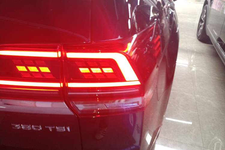 Used Volkswagen Teramont 2017 380TSI Four-Wheel Drive Luxury Edition Right Rear Taillight