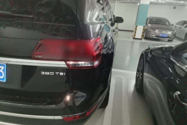 Used Volkswagen Teramont 2017 380TSI Four-Wheel Drive Luxury Edition Right Rear Taillight
