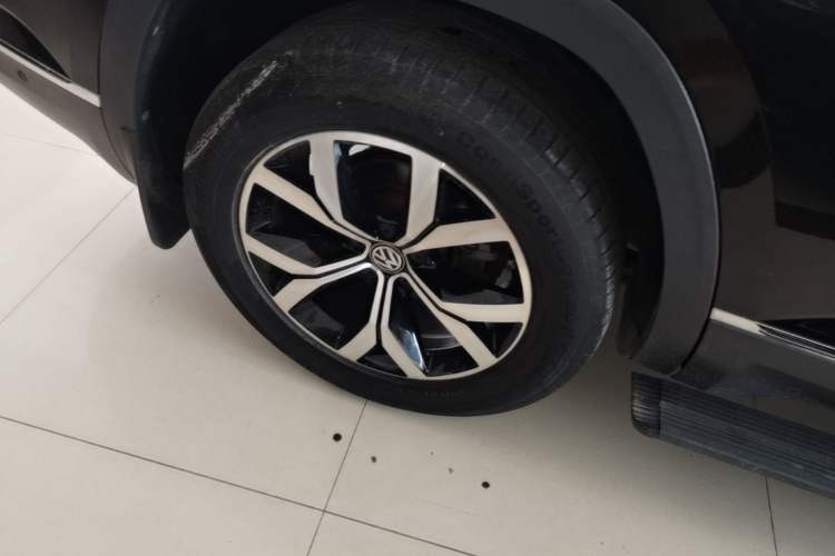 Used Volkswagen Teramont 2017 380TSI Four-Wheel Drive Luxury Edition Right Rear Wheel Hub