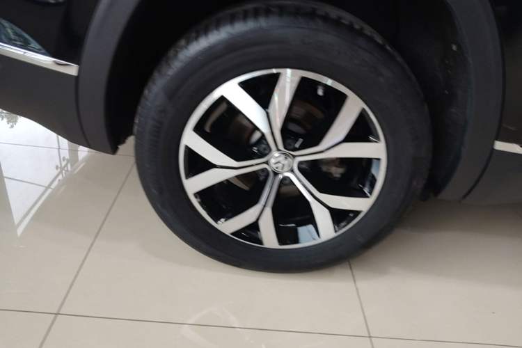 Used Volkswagen Teramont 2017 380TSI Four-Wheel Drive Luxury Edition Right Rear Wheel Hub