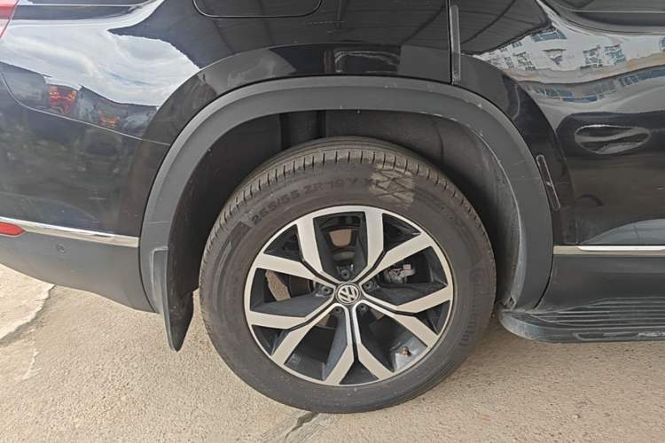 Used Volkswagen Teramont 2017 380TSI Four-Wheel Drive Luxury Edition Right Rear Wheel Hub