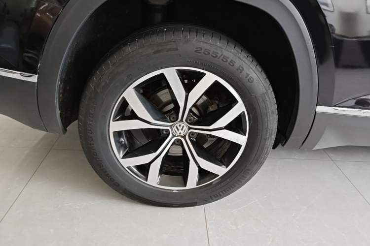 Used Volkswagen Teramont 2017 330TSI Two-Wheel-Drive Luxury Edition Right Rear Wheel Hub