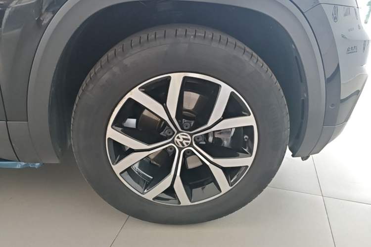 Used Volkswagen Teramont 2017 380TSI Four-Wheel Drive Luxury Edition Right Rear Wheel Hub