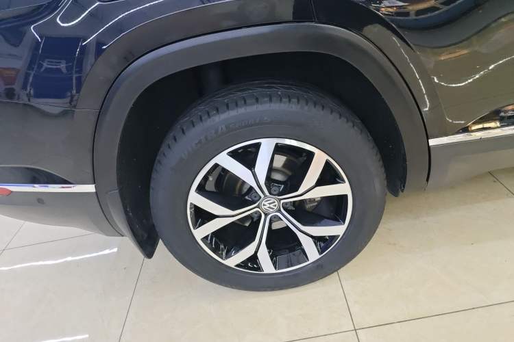Used Volkswagen Teramont 2017 380TSI Four-Wheel Drive Luxury Edition Right Rear Wheel Hub