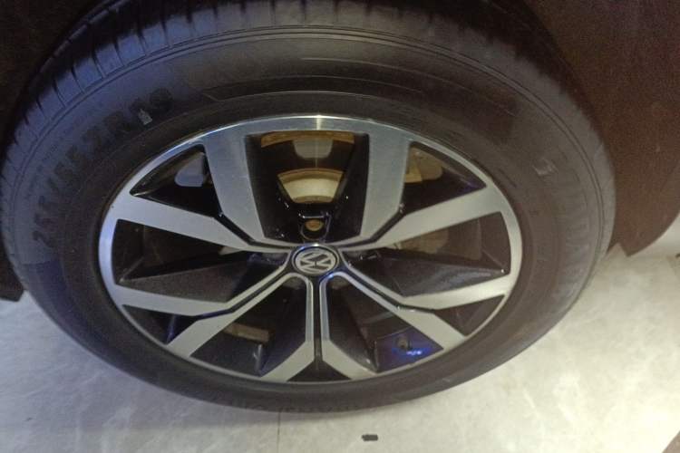 Used Volkswagen Teramont 2017 380TSI Four-Wheel Drive Luxury Edition Right Rear Wheel Hub
