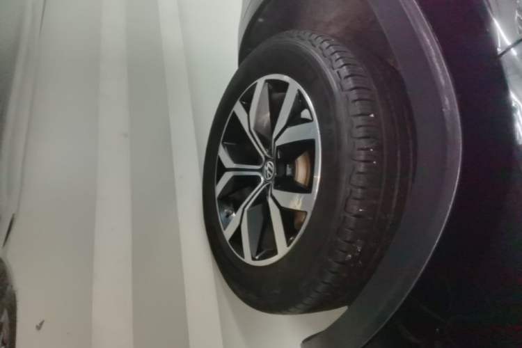 Used Volkswagen Teramont 2017 380TSI Four-Wheel Drive Luxury Edition Right Rear Wheel Hub