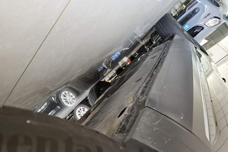 Used Volkswagen Teramont 2017 330TSI Two-Wheel-Drive Luxury Edition Right Side Sill